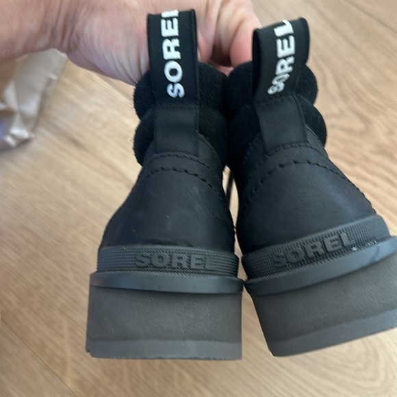 SOREL Hi-Line Hiking Boot (Women)
BLACK JET, Size 5.5 nwt - Picture 4 of 4